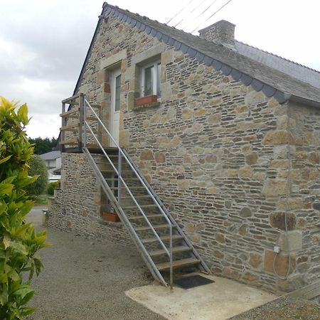 Les Gites De Kerroyal Garlan Habitación foto
