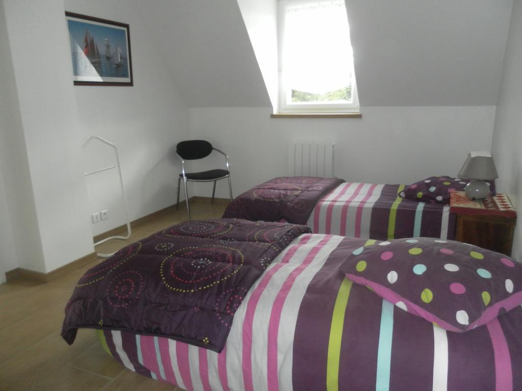 Les Gites De Kerroyal Garlan Habitación foto