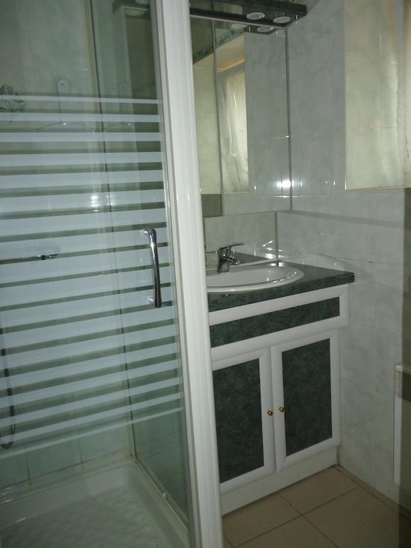 Les Gites De Kerroyal Garlan Habitación foto
