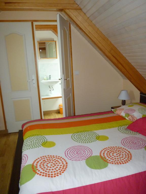 Les Gites De Kerroyal Garlan Habitación foto
