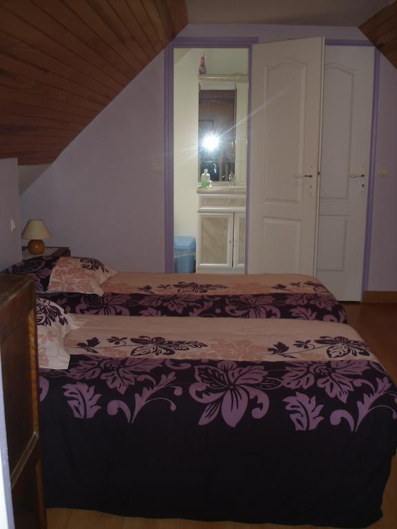 Les Gites De Kerroyal Garlan Habitación foto